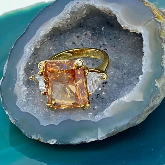 Large Emerald-cut Quartz Gold Filled Ring, 2 White Zircon Trillion Baguettes, 7 - Picture 2 of 6